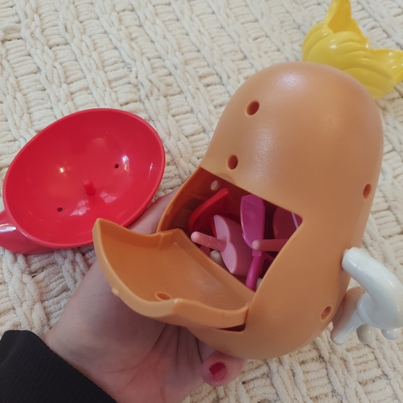 Mrs. Potato Head - Picture 6 of 9